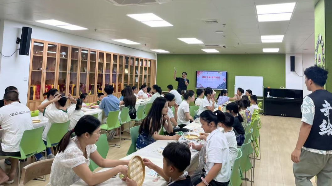 文明实践润泽童年，宝安25对亲子体验“六一”手工活动
