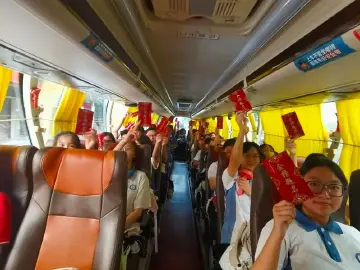 直击2025高考首日现场！深圳考场外这一幕幕刷屏了 