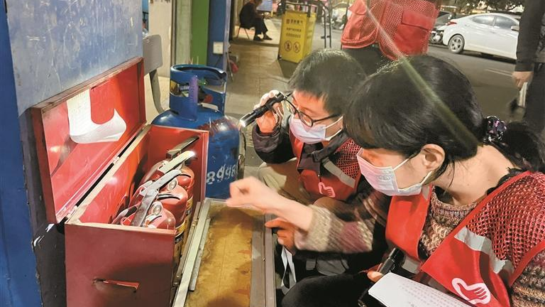 福城大水坑社区一群守夜人用脚步丈量社区每一寸土