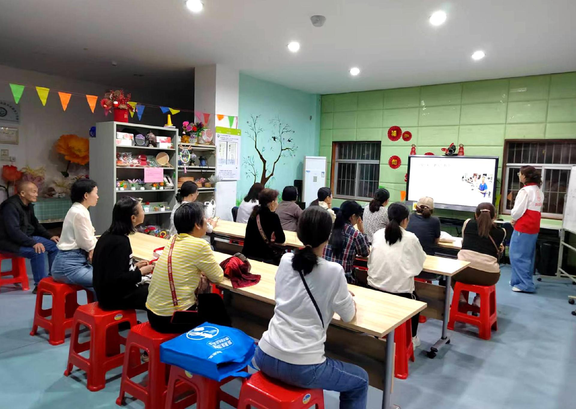 赋能居民职业发展，马峦街道江岭社区举办系列培训活动