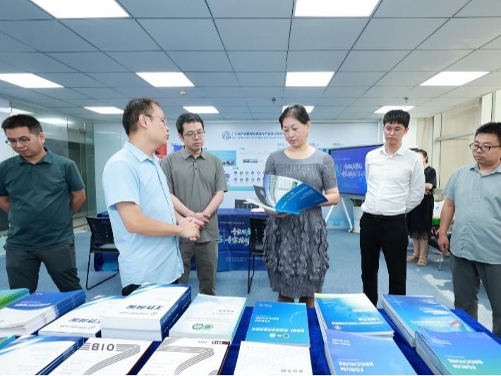 科创汇智 | 2025年深圳市科技专家服务赋能行动先进电池材料产业集群专家服务驿站启动