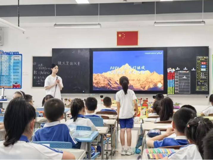 展现创新教育活力 坪山实验学校开展新教师转正考核活动