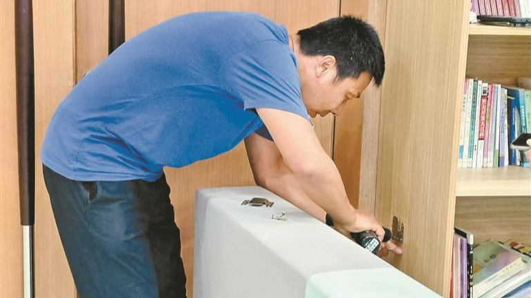 暖心人·热心事 | 货车司机碰上了就搭把手 利锦社区把这里当成自己的家