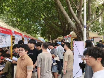 广东实施“百万英才汇南粤”行动计划，吸纳超100万应届高校毕业生就业创业