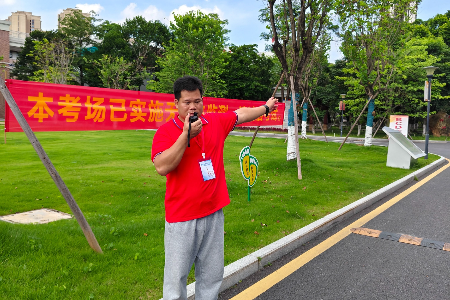 高考加油丨一天换3套衣服！中山侨中“80后”总务处副主任启动“高考忙碌模式”