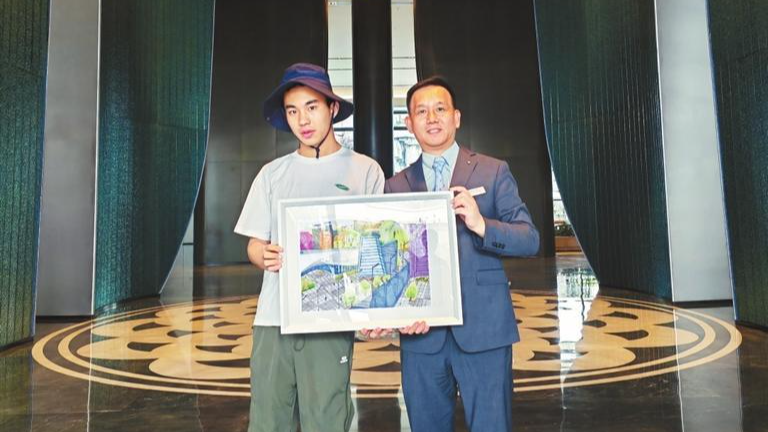 光明孤独症少年画作获酒店出资收藏