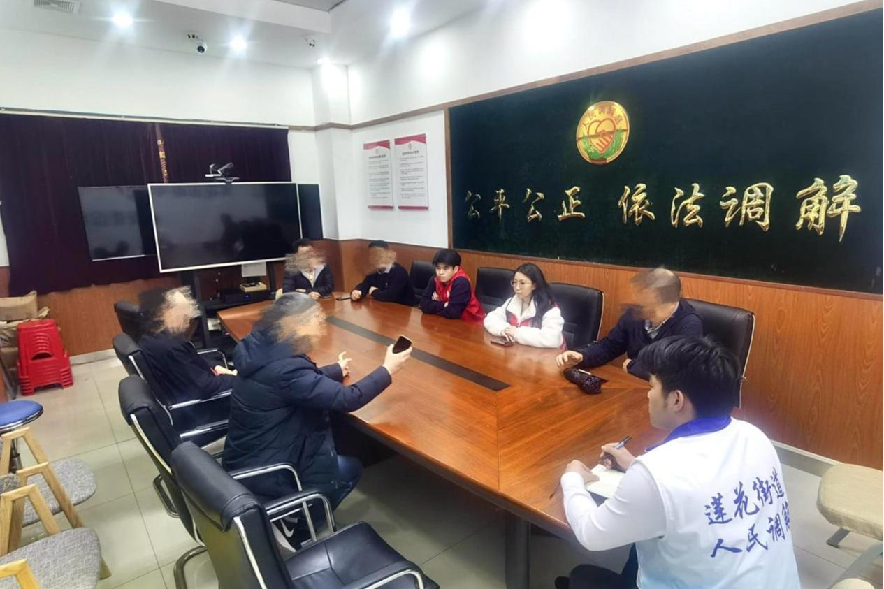 爆改阳台致漏水10年殃及7户业主，社区调解以情理法化解邻里宿怨