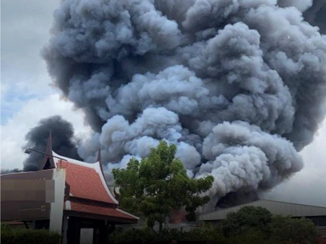 泰国一纸厂发生火灾，已致1死20伤