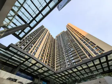 1分钟巡检一层楼！AI大脑“爆改”深圳物业丨小区大件事