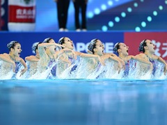 游泳世锦赛：花游集体自由自选中国队摘金