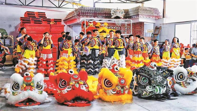 人大代表实地调研田寮麒麟醒狮队，探寻传统文化发展新路径