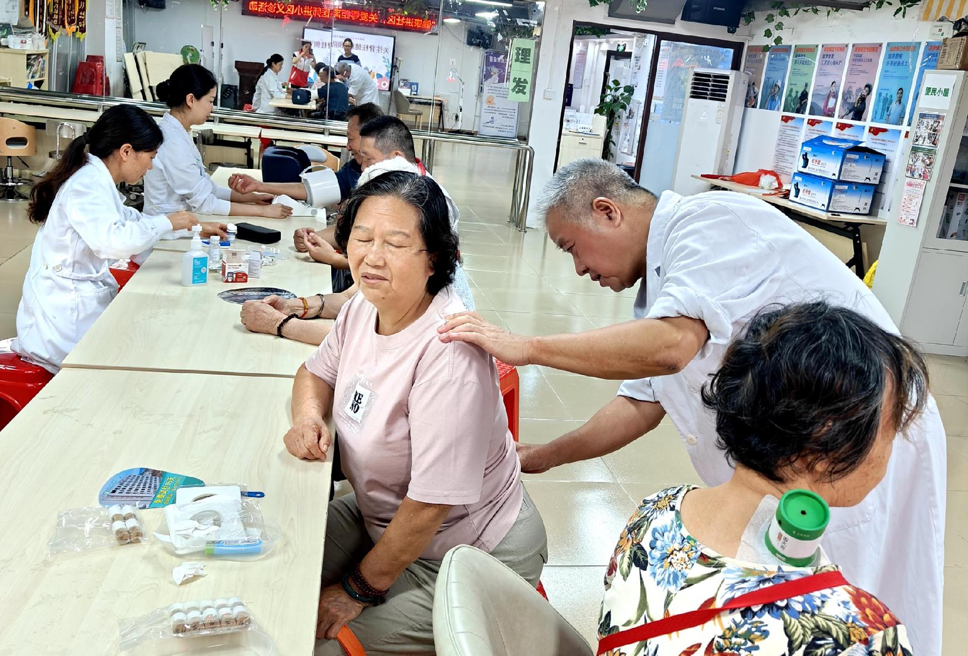 暖心义诊零距离，马峦社区为居民送健康福利