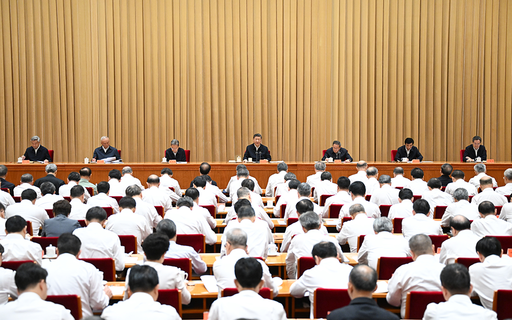 人民日报微观察丨“有些事要打攻坚战，有些事要久久为功”