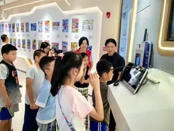 大塘龙社区开展“警营同行，守护成长”主题参访活动
