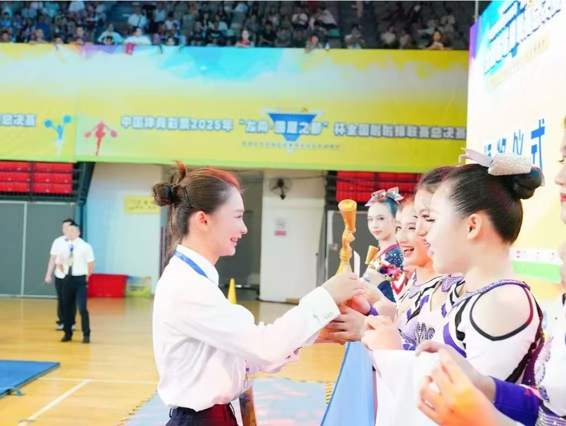 南科大附中啦啦操在全国赛场斩获佳绩 勇夺2金2银