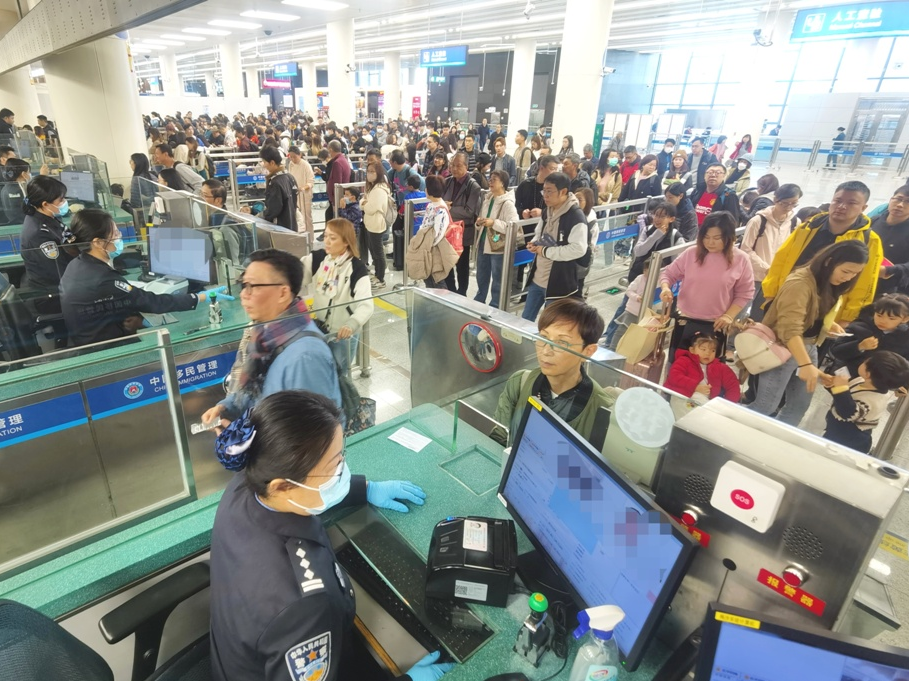 30.8万人次！皇岗边检站单日验放量创复关以来新高