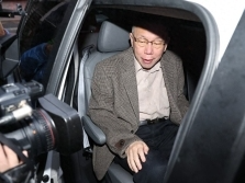 台北地方法院裁定柯文哲羁押禁见延长2个月