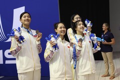 （体育）（6）大运会——游泳：中国队获得女子4X100米自由泳接力银牌
