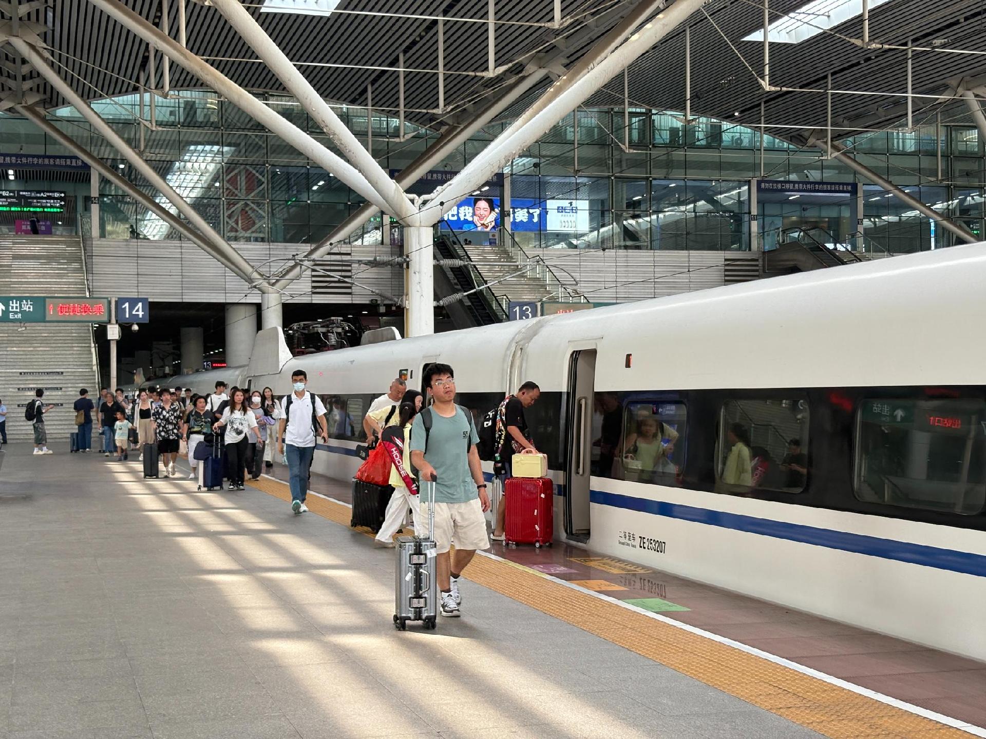 暑运前20天，深圳铁路到发旅客超1100万人次
