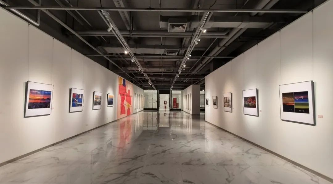 宝安1990美术馆展出90件深圳本土书法摄影作品