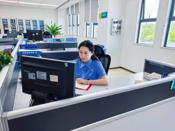 【学习身边榜样】优秀党务工作者｜傅文婷：青力量·红匠心