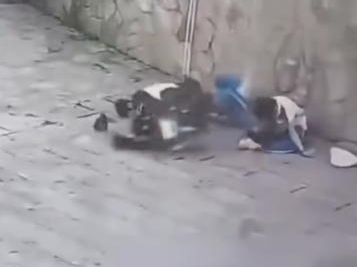 两高中生骑电动车撞墙身亡，家属称系改装车，最高时速达100多公里