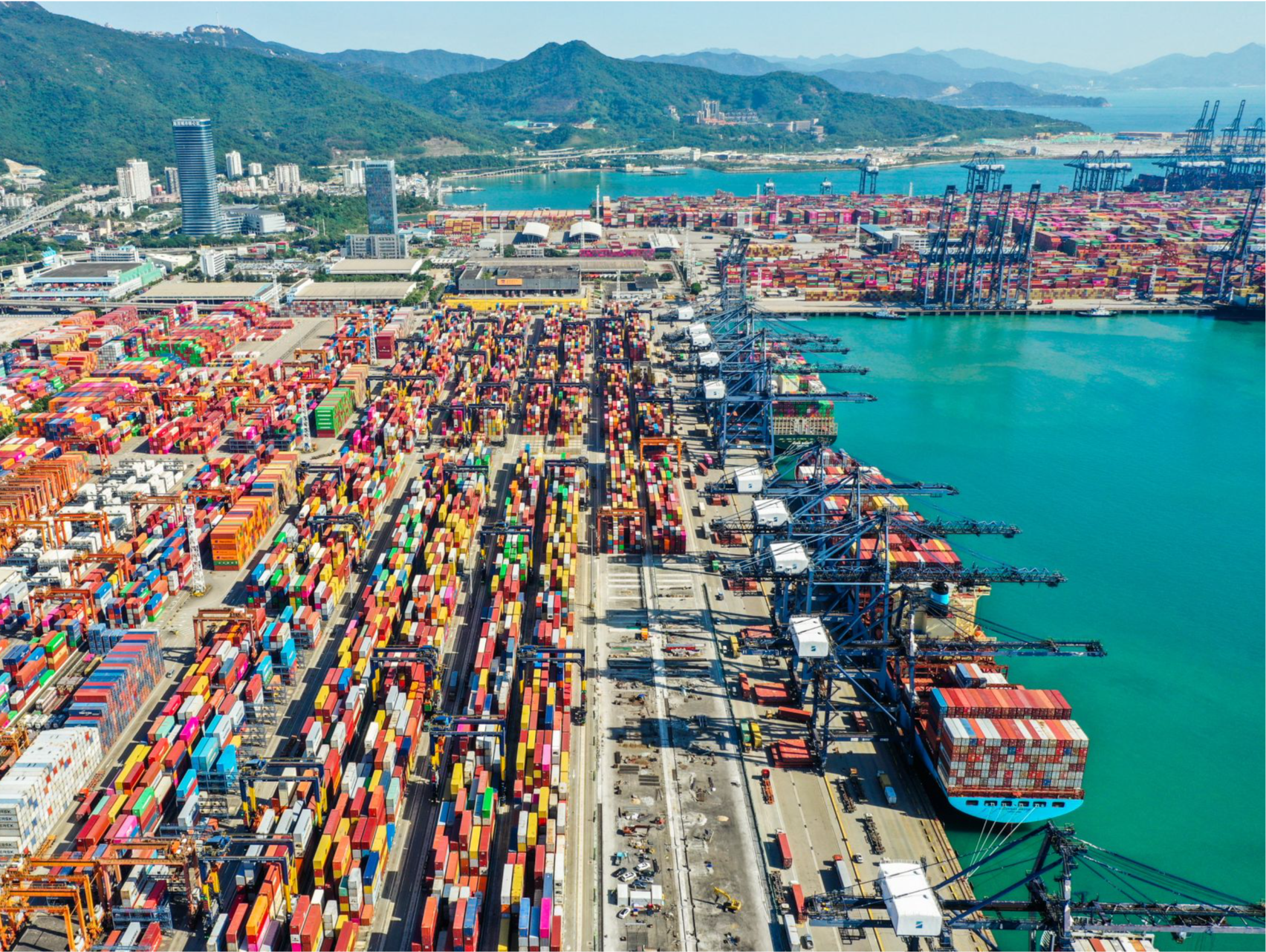 深圳物流：海陆空铁链通世界畅通中外