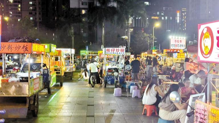 看光明农贸市场夜市“变形记”