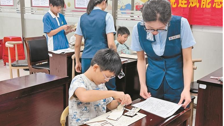 将围社区青少年开启“航海”奇妙之旅
