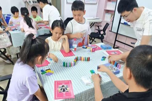 西丽街道丽湖社区开展心理剧本杀体验活动