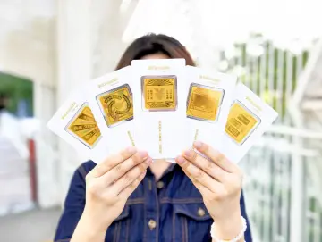 在“黄金厂”上班，年年解锁金键帽，今年喜提金股票！“别人家的公司”又在硬核宠员工了