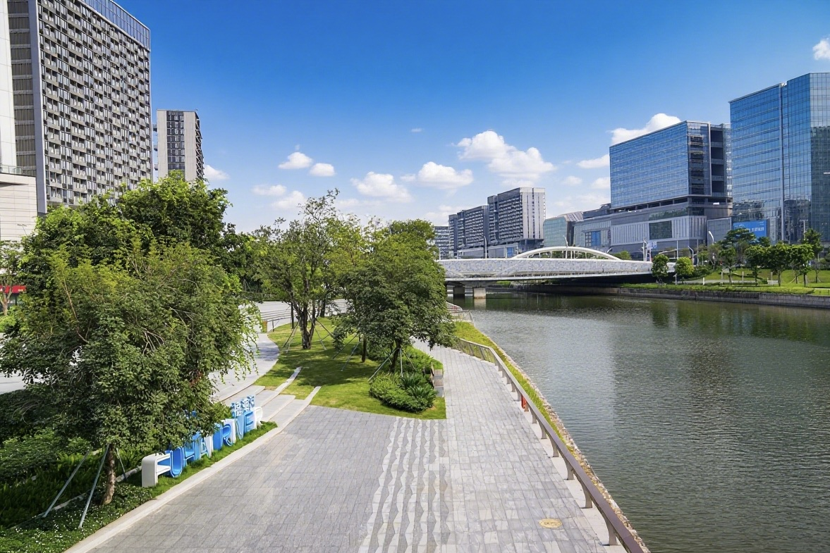 藏不住了!跟着网红博主打卡福海河