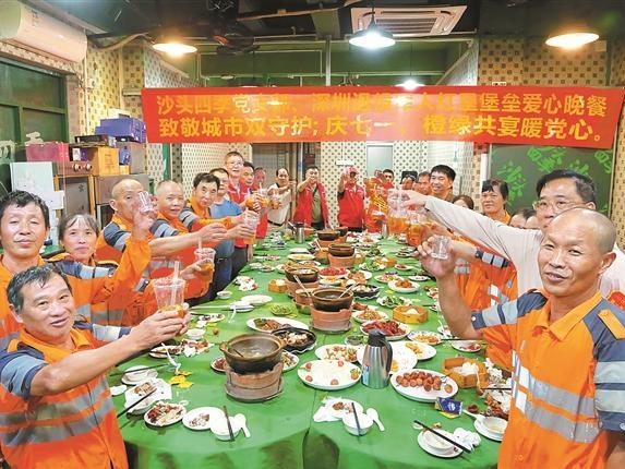 帮果农拓销路、邀环卫工和老兵免费吃……深圳这家餐厅老板真“给荔”！