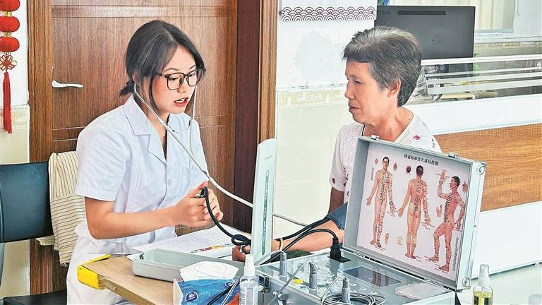 新源社区家门口的中医健康服务好贴心