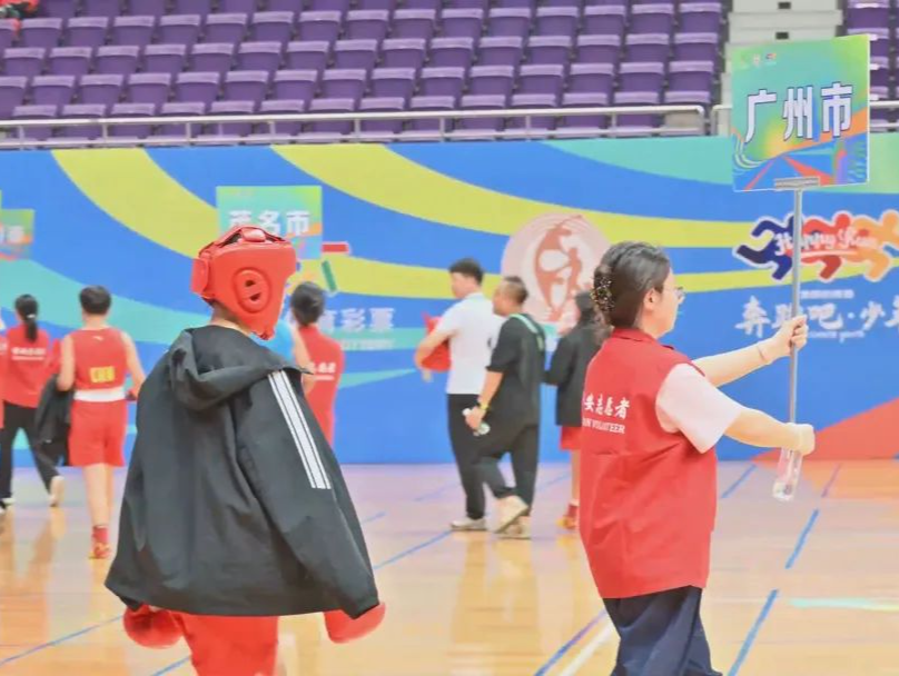 “拳”释青春担当！志愿者为十五运拳击测试赛筑起坚实后盾
