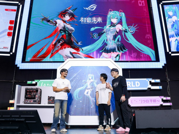 ROG联名初音未来新品登陆BW2025，引爆二次元电竞市场