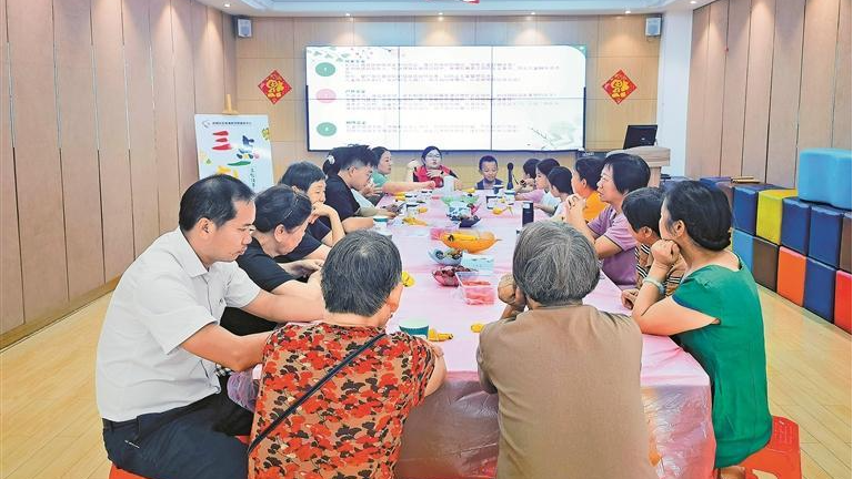 观湖润城社区：小代表参加座谈 共议儿童暑期安全