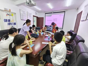 桂园街道开展“无毒生活，你我相伴”青少年预防教育小组