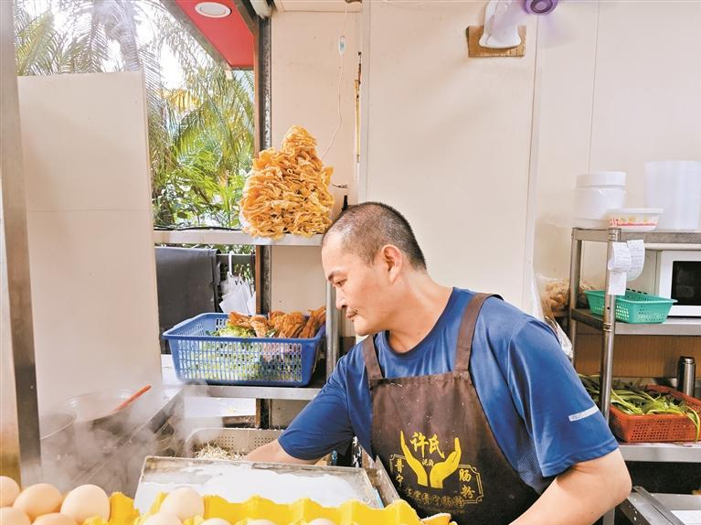 坚持9年不涨价，这家小小肠粉店见证华强北发展变迁