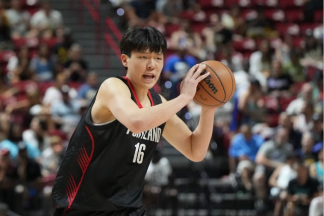 杨瀚森出战NBA夏季联赛 图/波特兰开拓者官方微博