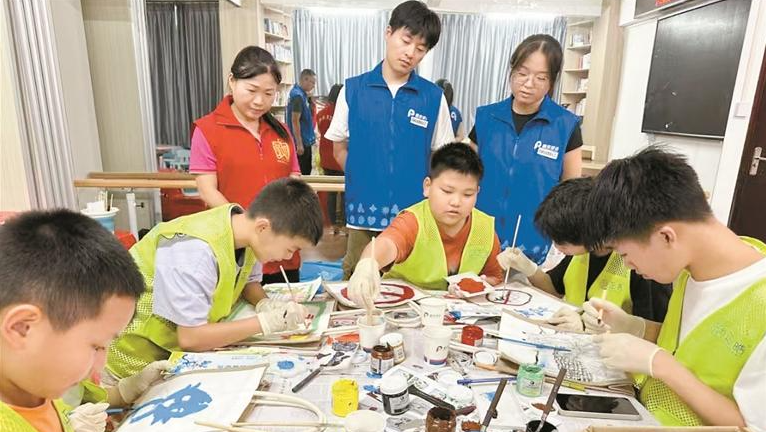 航城街道“小候鸟”寓教于乐学禁毒知识
