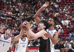 （体育）（2）篮球——NBA夏季联赛：杨瀚森首秀 开拓者胜勇士