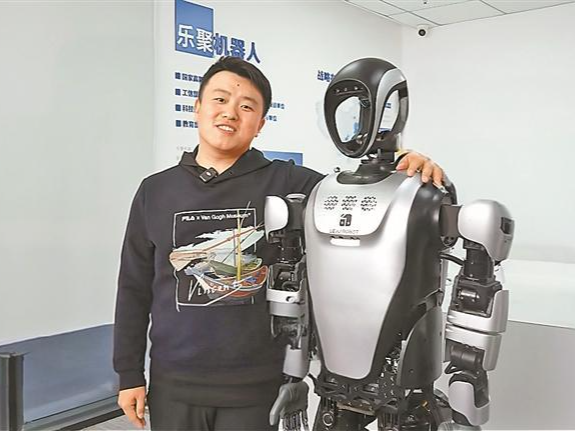 乐聚机器人董事长冷晓琨：从“拆机少年”到人形机器人领跑者