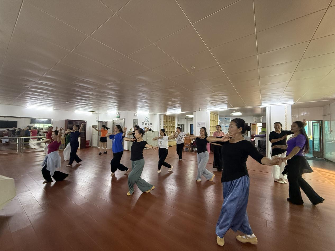 石岩浪心社区舞蹈培训为老年人带来健康和快乐