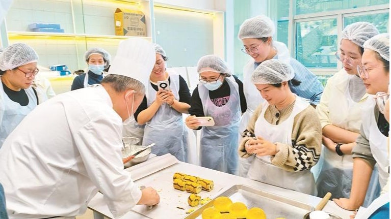 石岩青创加油站搭建多元成长平台，点亮青春逐梦路