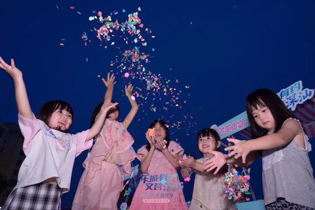 夏日浪潮创艺市集燃爆滨海小镇