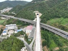 西安至十堰高铁全线隧道顺利贯通