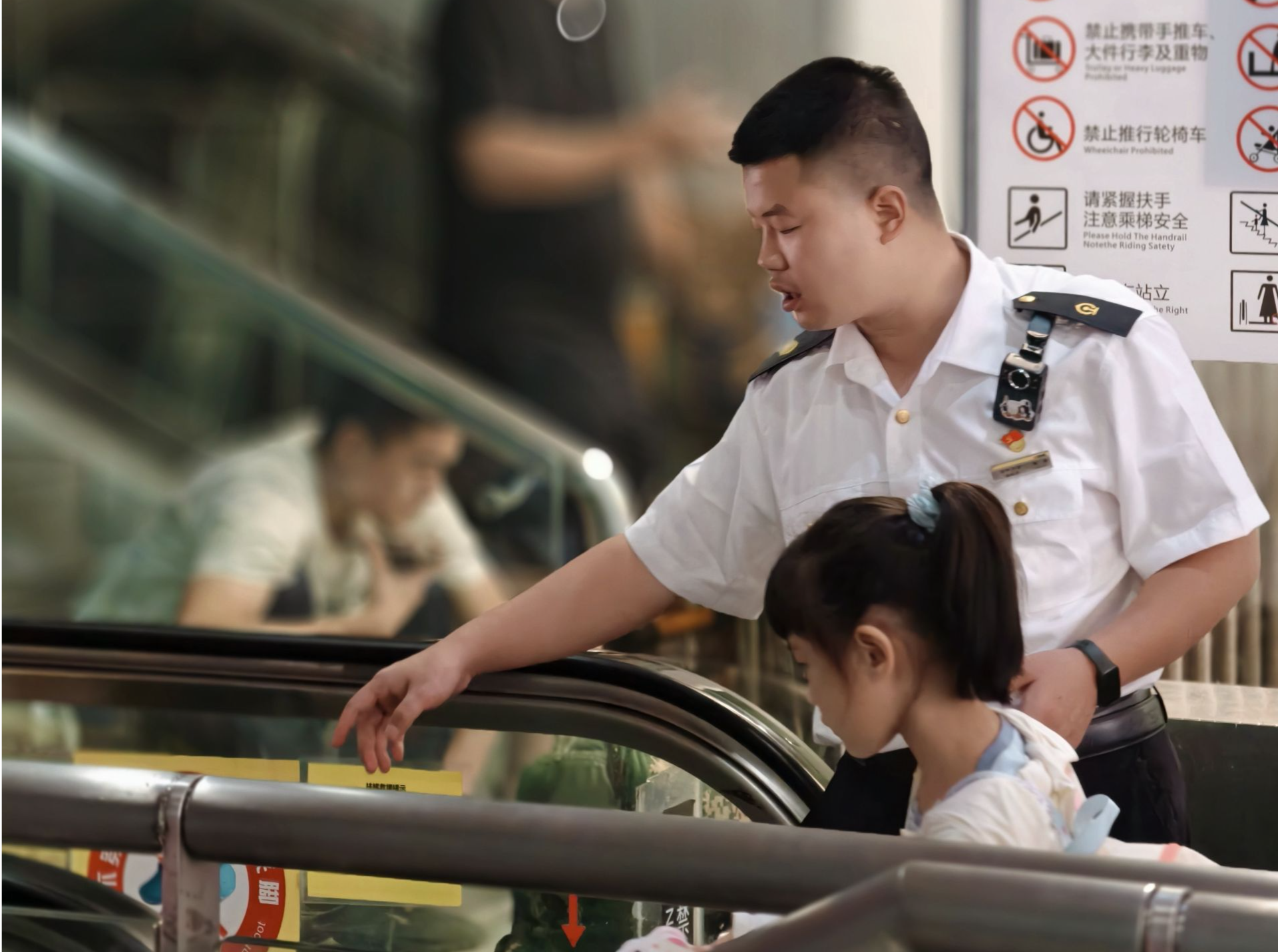 深圳北站“迎春花”服务纪实：暑运里的温暖回响