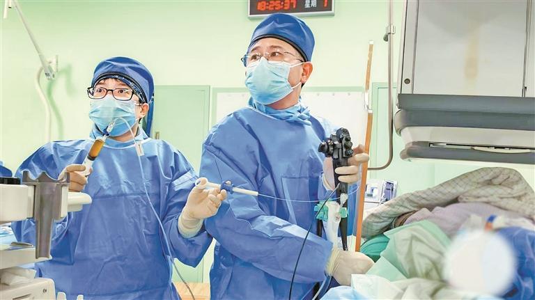 我的深圳故事 | 李俊达：  40年“医”路守护生命 与特区共写“镜”彩