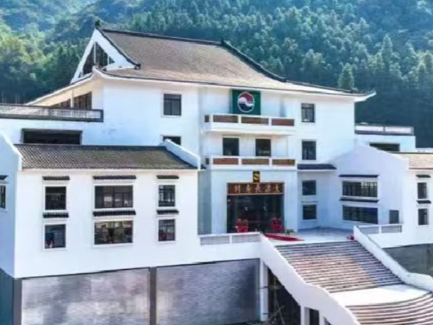 推动就业助力乡村振兴，天源长寿村竞得天然矿泉水采矿权